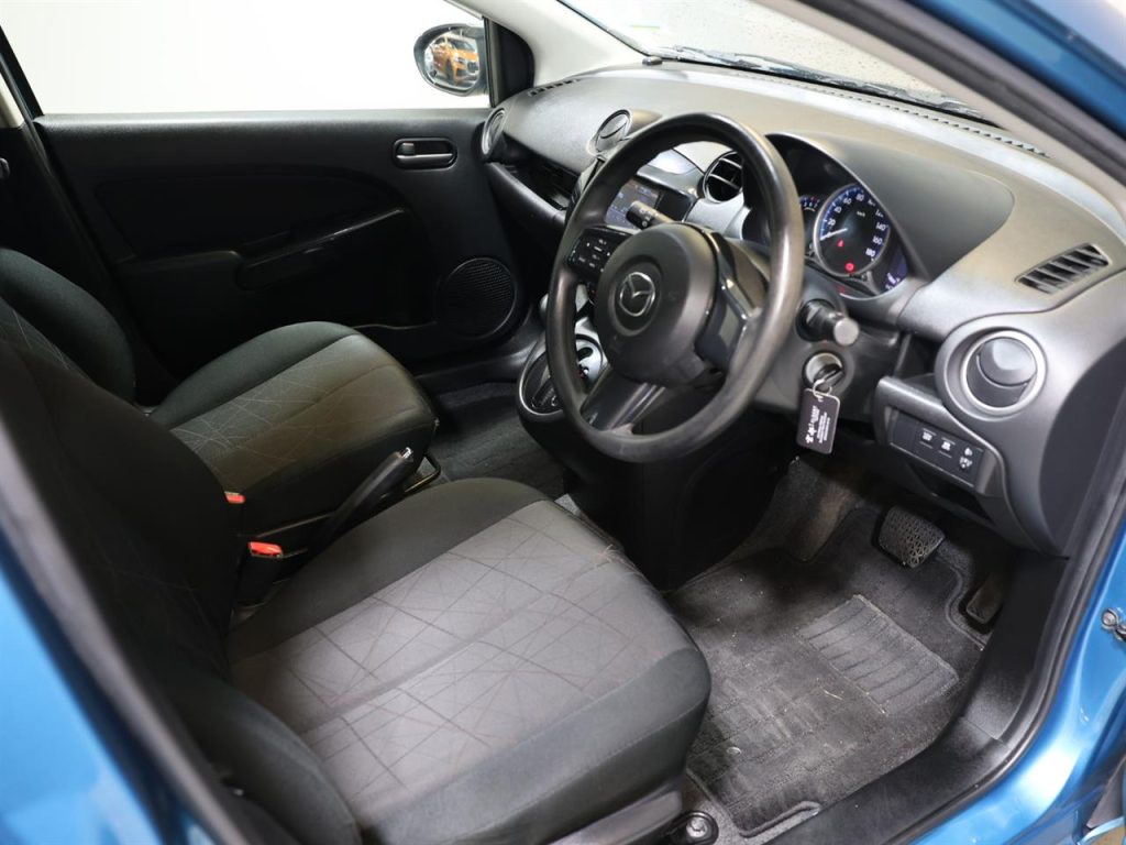 2013 Mazda Demio