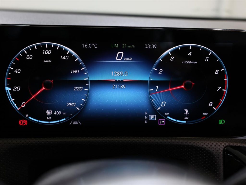 2022 Mercedes-Benz CLA 200