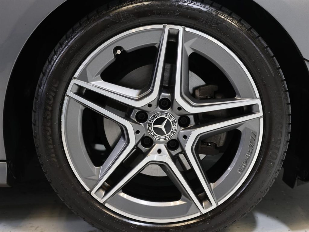 2022 Mercedes-Benz CLA 200