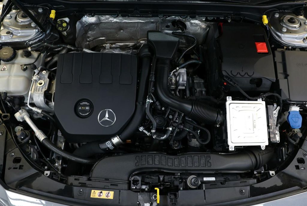 2022 Mercedes-Benz CLA 200