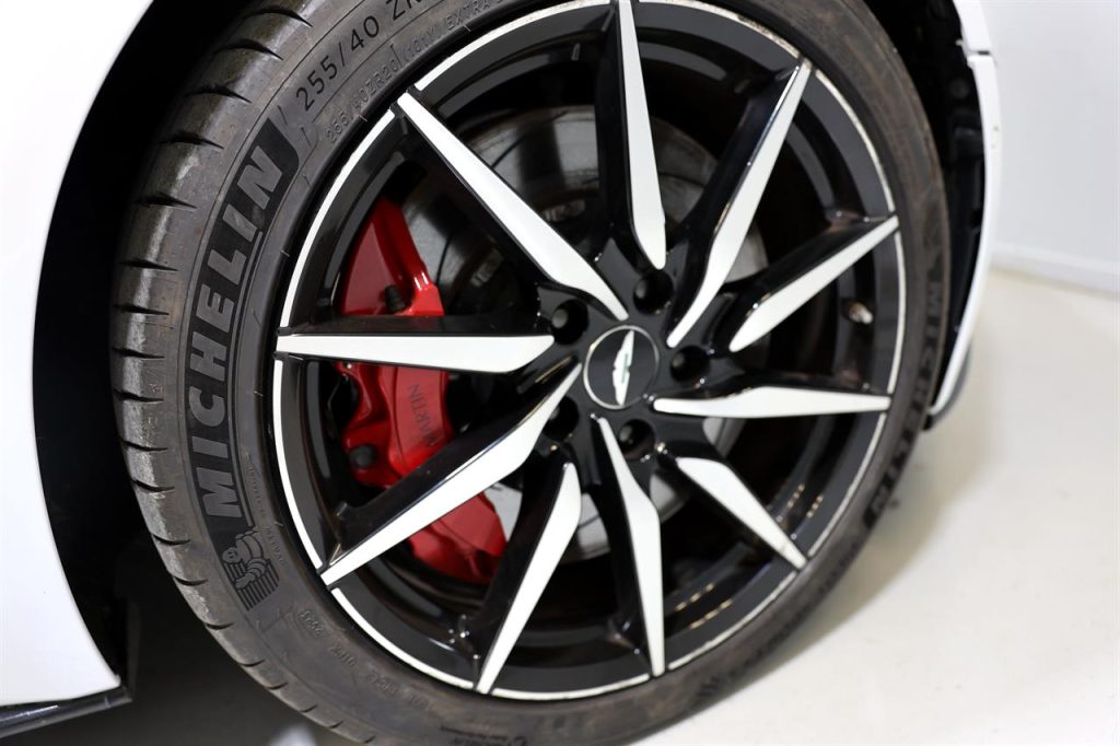 2018 ASTON MARTIN DB11