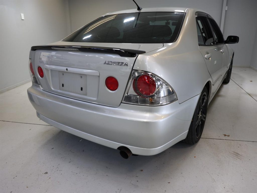 2002 Toyota Altezza